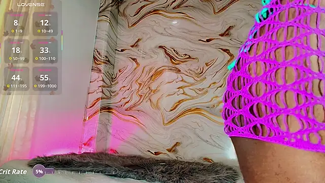 EbonyHansNight webcam