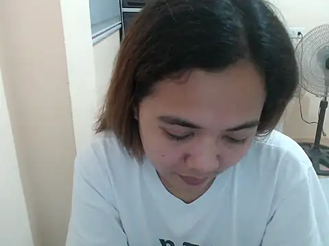 xTheLastVIRGINx webcam