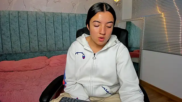 tara_parker - Tara_Parker's free webcam - UK Sex Cams