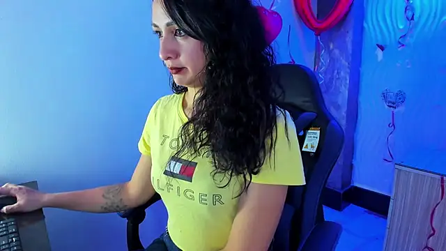 alison_moon7 - Alison_moon7's free webcam - UK Sex Cams