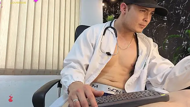 Alexander_ferre webcam