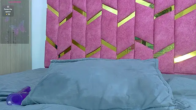 hornyhousekeeper_ webcam