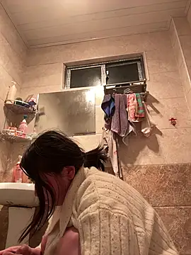 daaqnn (F milf) - 振动棒插逼，小粉振阴蒂