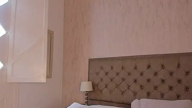 Sienna_brunette webcam