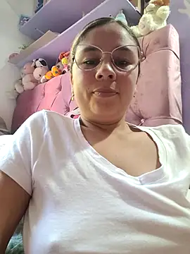 Webcam Model (selena_gomez2)  is live.Free join now!