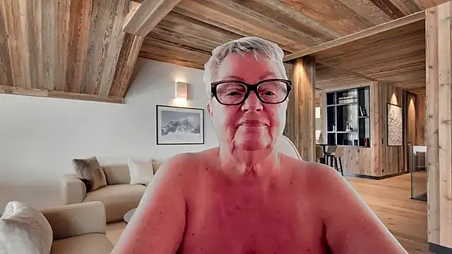 Mystery-Grandmother webcam