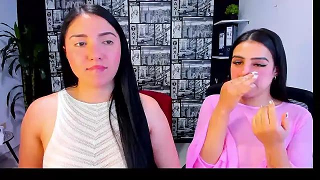 Isa_And_Natasha webcam