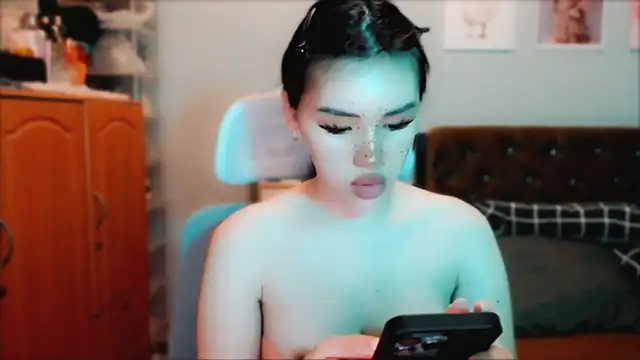 itsAsianFucker webcam