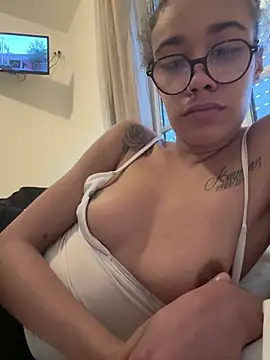 Webcam Model (sexentrevoisin)  is live.Free join now!