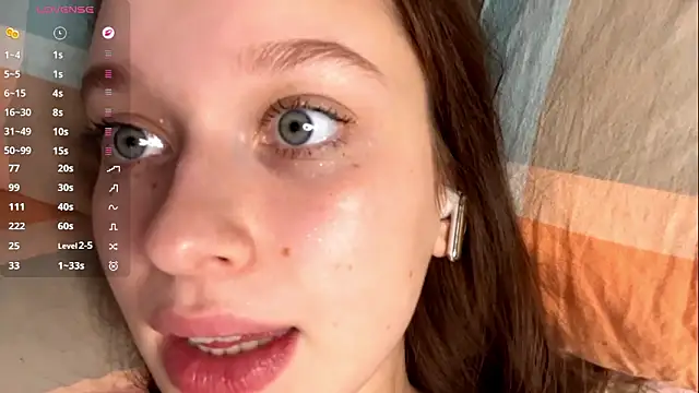 lorymusetti (F teen) - spank my boobs every 10tk