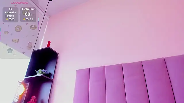 violet_myerrs webcam