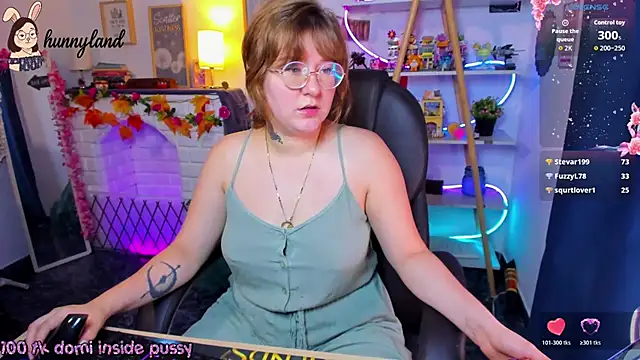 HunnyyLove webcam