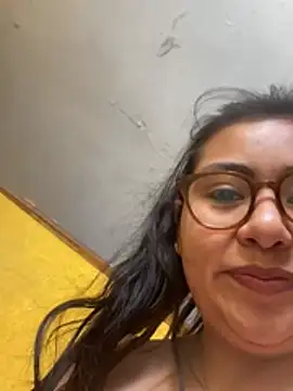 Ileanita69caliente webcam