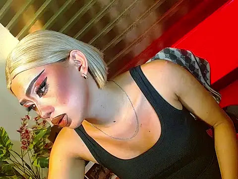 HOLLYWOOD_QUEEN_88 webcam