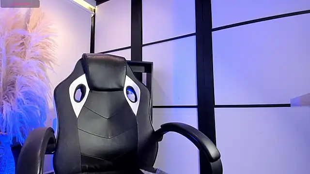 lorrainehunter - LorraineHunter's free webcam - UK Sex Cams