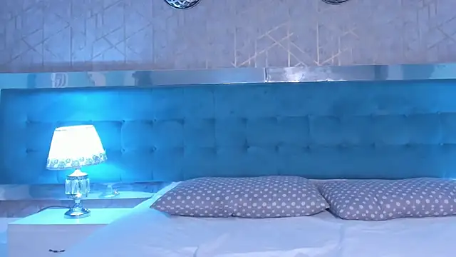 public voyeur webcam AlaiaDew