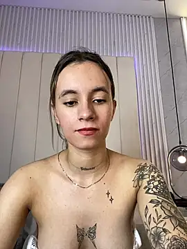 Webcam Model (JuliaColemann)  is live.Free join now!