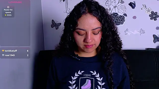 emiily_curly - Emiily_curly's free webcam - UK Sex Cams