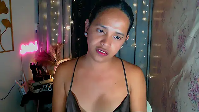 Lorainnelustts webcam