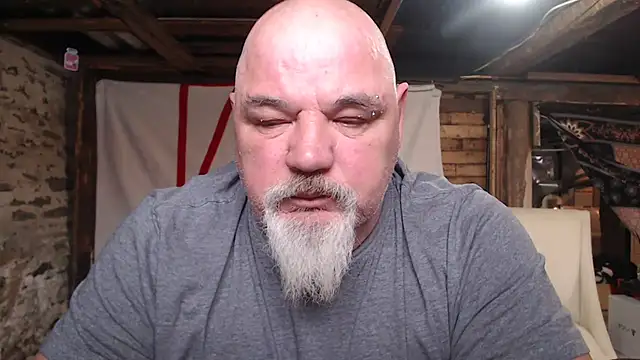 Newfiesausage1972 webcam