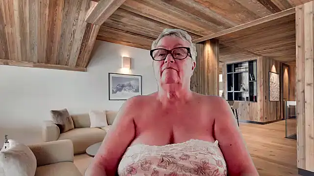 Mystery-Grandmother webcam