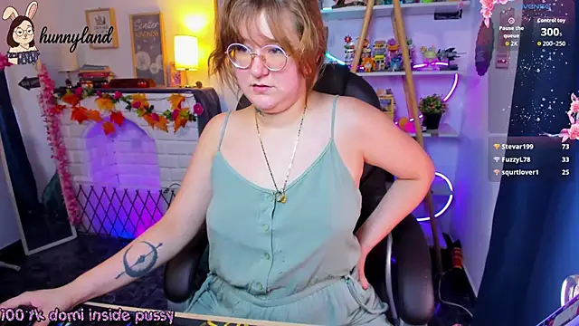 HunnyyLove webcam