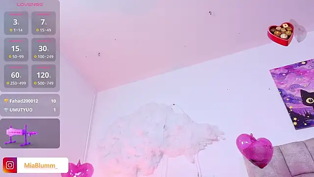 MiiaBlumm_ webcam