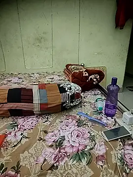 Webcam Model (Snaya-baby)  is live.Free join now!