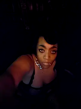 Webcam Model (VenezuelaLuxeNoir)  is live.Free join now!