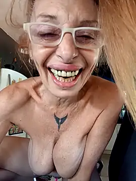 Webcam Model (FrozenWaffle)  is live.Free join now!