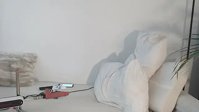 erotic sex chat MIYESSI