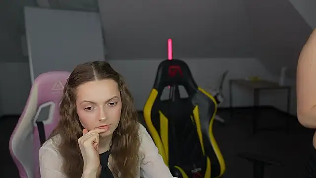 Charlotte_Dreams webcam