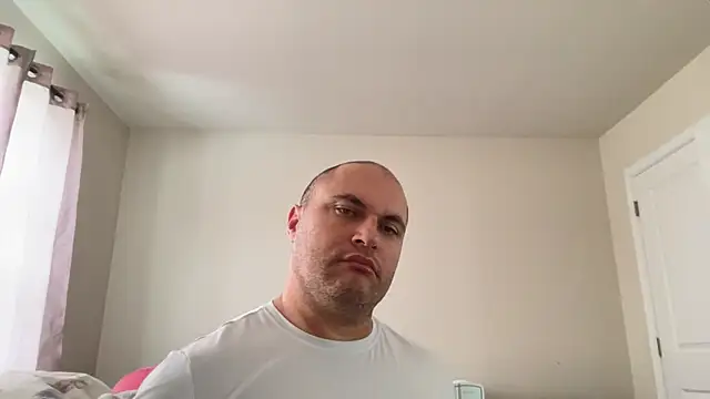 SluggishChase99 webcam