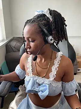 LeyaHoneybuns webcam