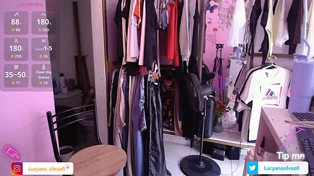 LucyanaSilva webcam