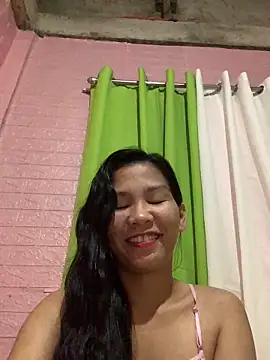 Webcam Model (Cleo17)  is live.Free join now!