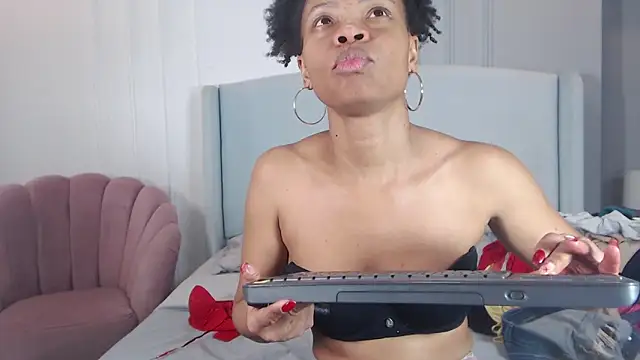 ChantalGarner webcam