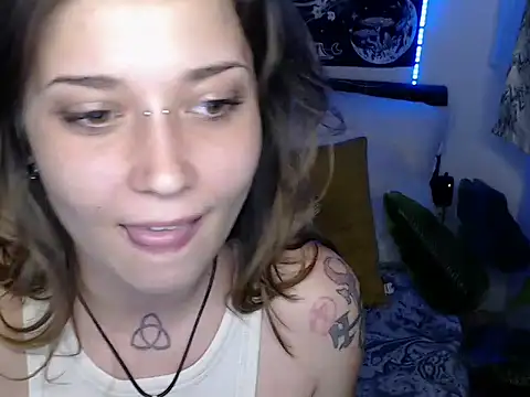 AlienforTwenty webcam