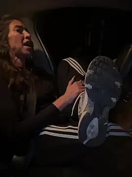 Amani_thewolf webcam