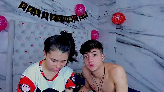 Ari_and_Storm webcam