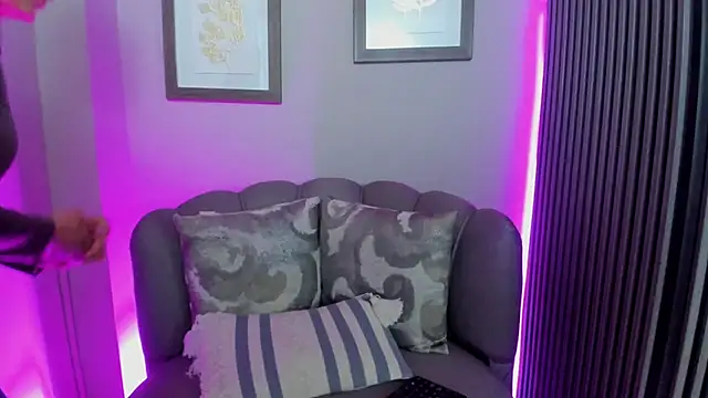 Ariana_collinss webcam