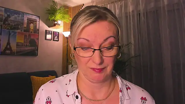 vanessa_chat - Vanessa_chat's free webcam - UK Sex Cams