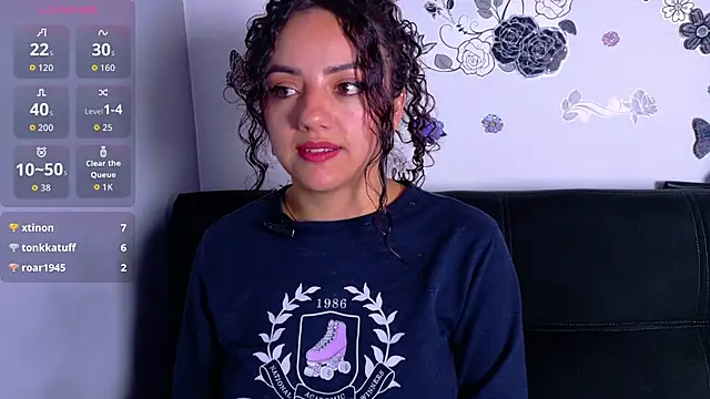 emiily_curly - Emiily_curly's free webcam - UK Sex Cams