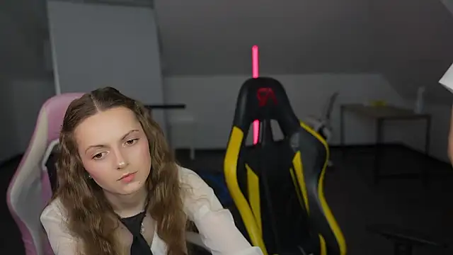 Charlotte_Dreams webcam