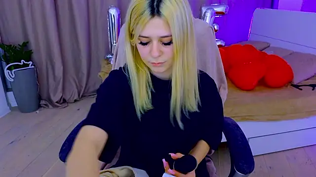 apheliastar - ApheliaStar's free webcam - UK Sex Cams