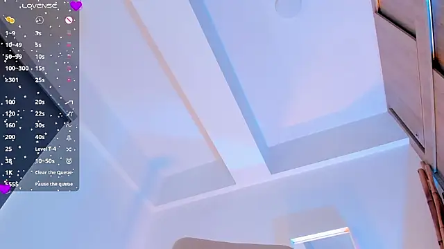 laura-hills18 webcam