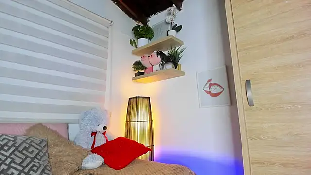 sara_madrid - Sara_madrid's free webcam - UK Sex Cams