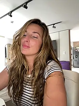 Webcam Model (Thescorpionfr_) is live