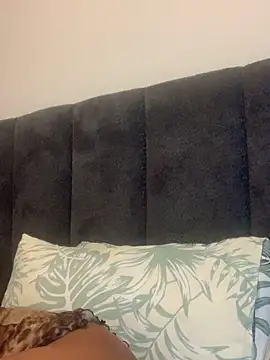 Webcam Model (slimcateee)  is live.Free join now!