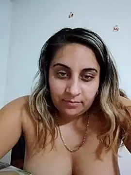 AntoAntonianna webcam